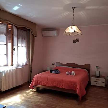 B&B La Casina Da Semmy 코마키오