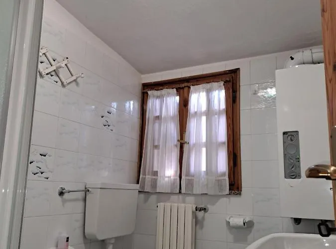 La Casina Da Semmy B&B 코마키오